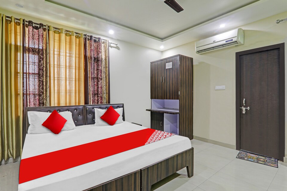 Live on LCK2352, Gomti Nagar Lucknow, Lucknow