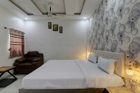 OYO 812731 Hotel Krishna Inn