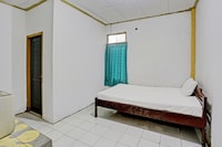 Dancenter Penginapan Wisma Bintang Syariah Near MTs Al Ma'arif Kota Bangun
