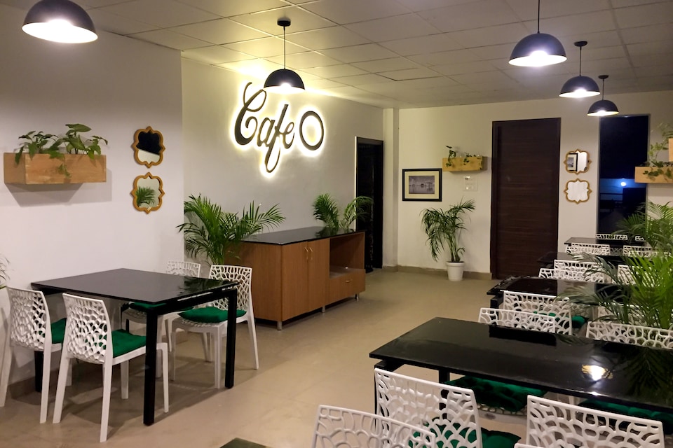 OYO 1676 Hotel Royal Punjab, Golden Temple Road Amritsar, Amritsar