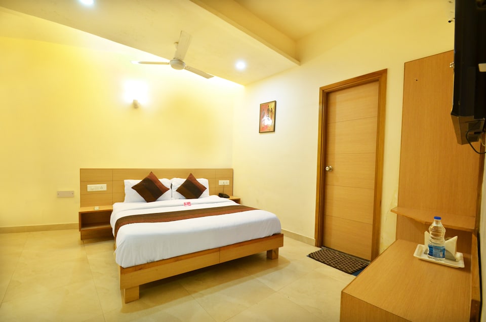 OYO 1676 Hotel Royal Punjab, Golden Temple Road Amritsar, Amritsar
