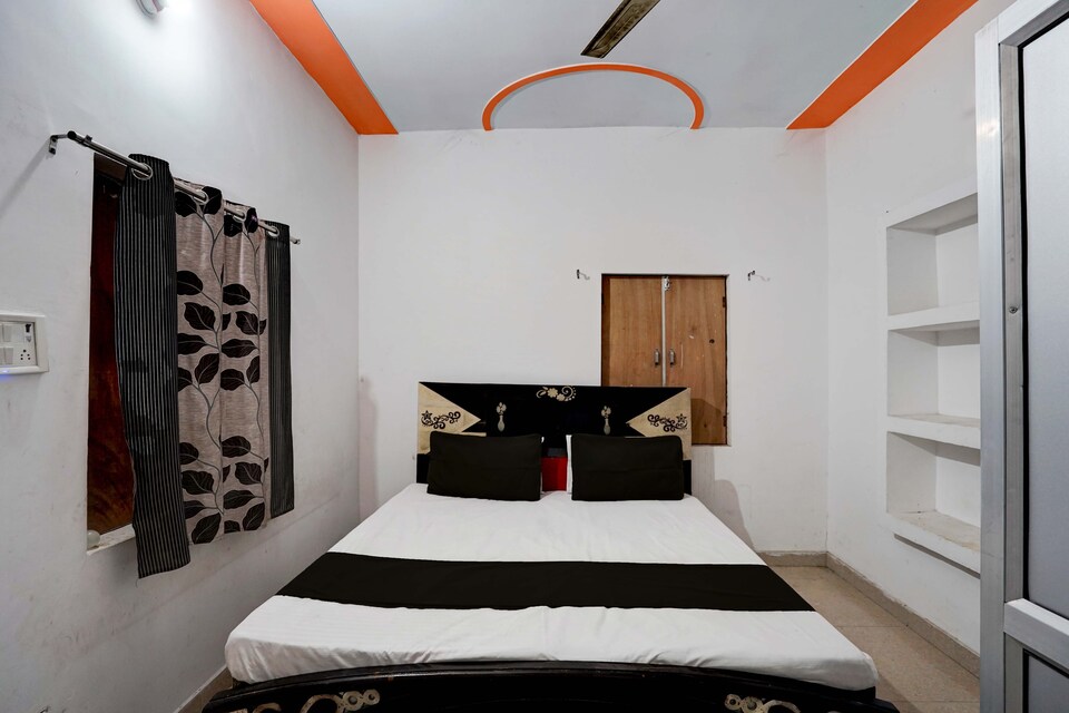 OYO HOTEL SKY BLUE, Aligarh, Aligarh