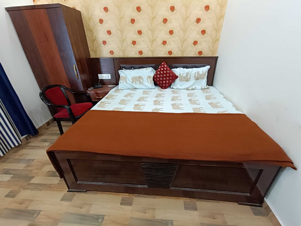 OYO HOME Yatri Niwas, Hanuman Ji Homestay, Ayodhya, Ayodhya