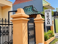 Hotel O near Alun-Alun Purwodadi formerly Sakeena Syariah