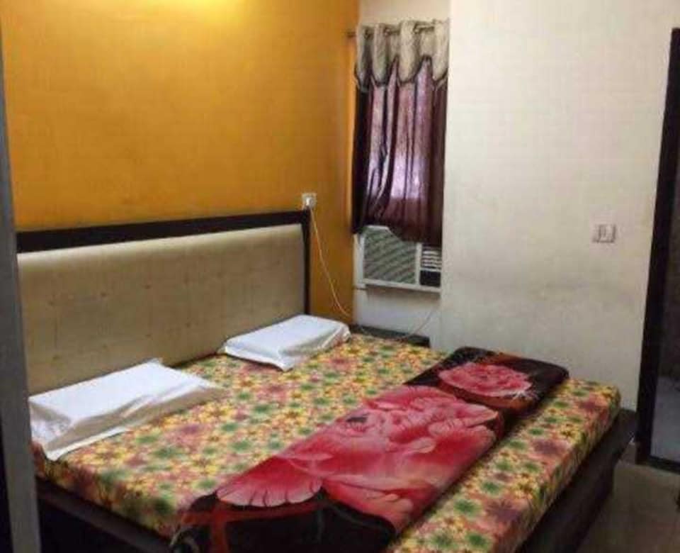 OYO Home Viraj Hotel, Gwalior, Gwalior