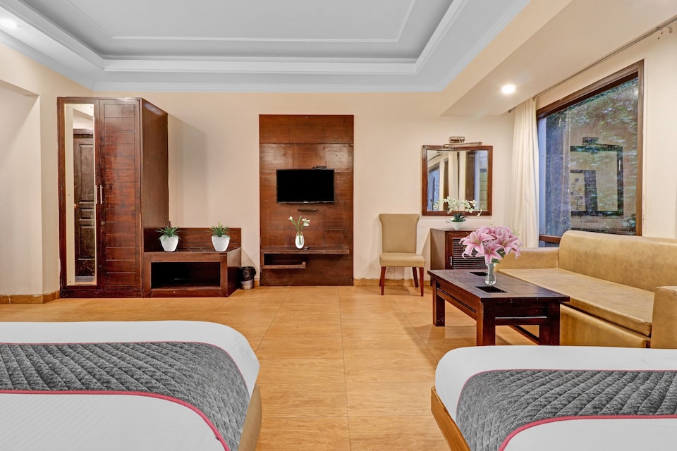 Townhouse 921 Value Hotel, Camels Back Road Mussoorie, Mussoorie