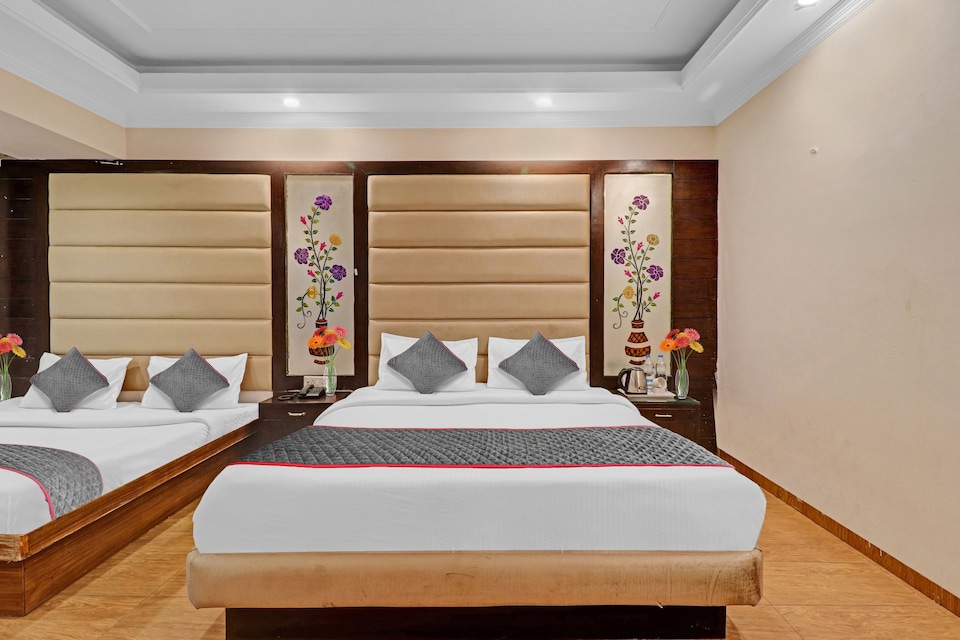 Townhouse 921 Value Hotel, Camels Back Road Mussoorie, Mussoorie