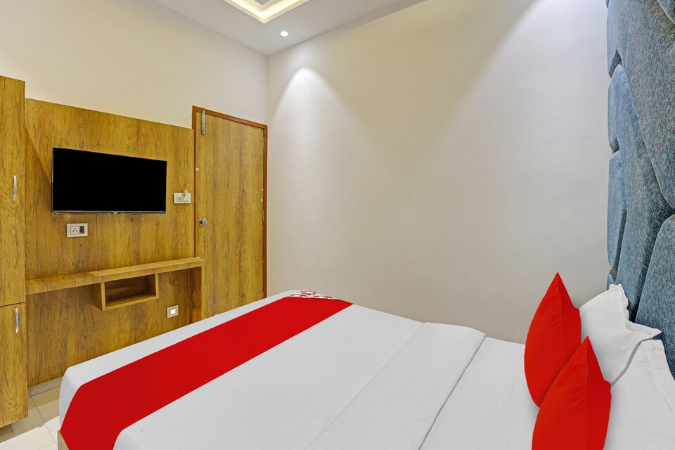 Hotel O Planet Villa Income Tax Office Bus stand, Ashram Road Ahmedabad, Ahmedabad