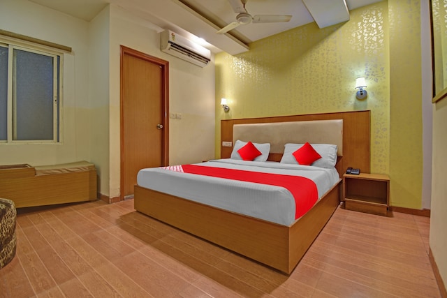 OYO Flagship The Sos Grand