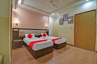 OYO Flagship The Sos Grand