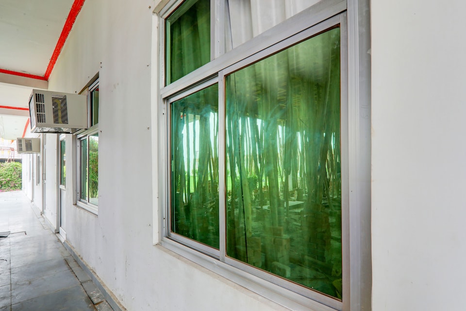 Hotel O Shivatri reshort, Kanpur City, Kanpur