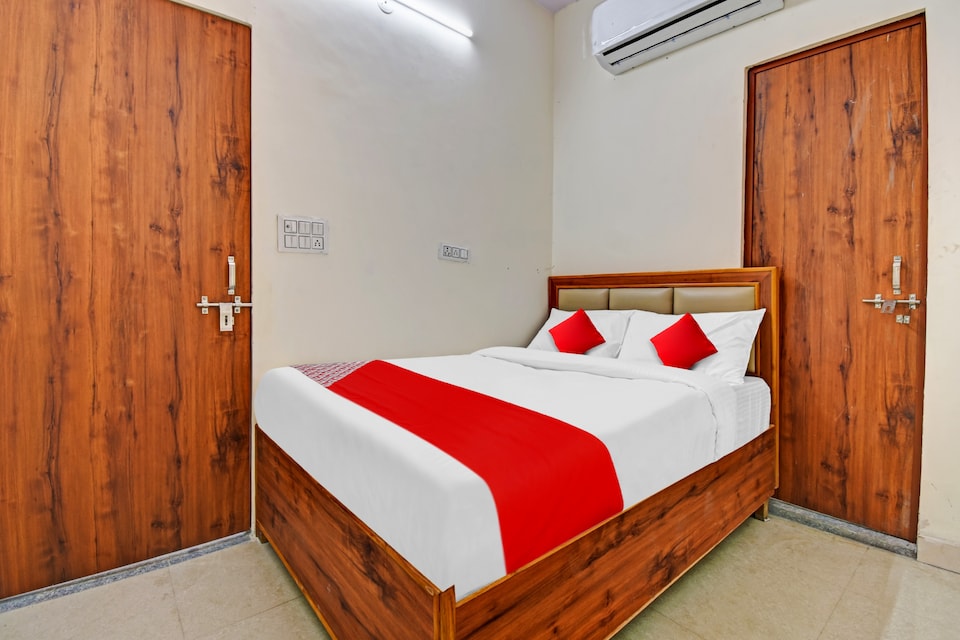 Hotel O Cozy Hut, North Delhi, Delhi