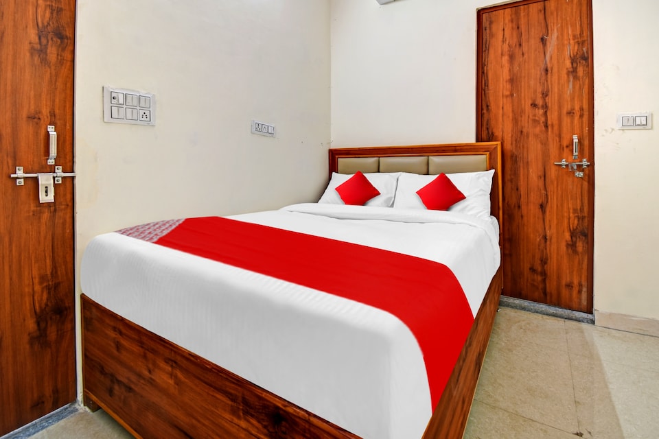 Hotel O Cozy Hut, North Delhi, Delhi