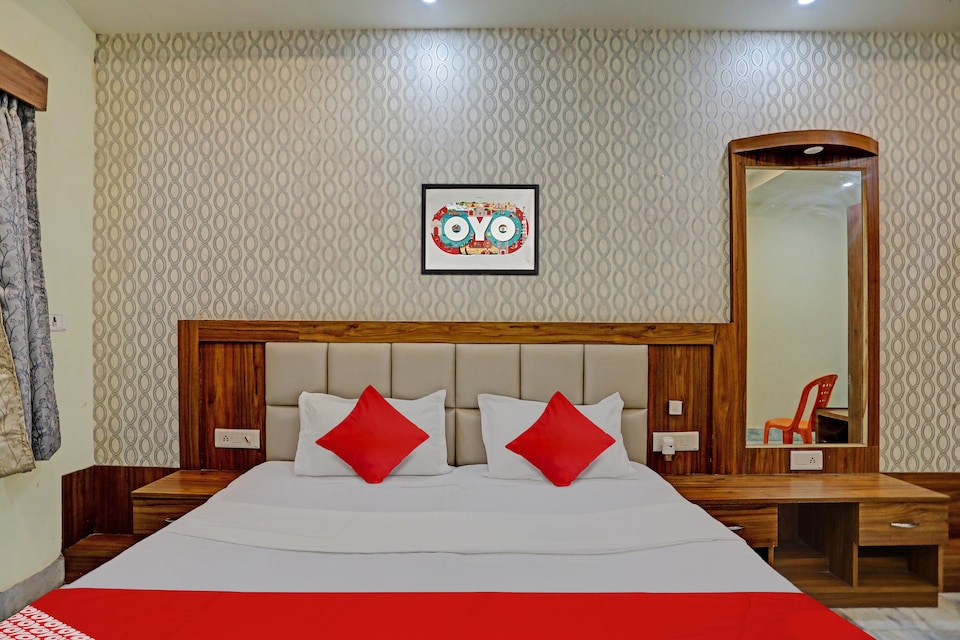 OYO Flagship GV Palace, Sarnath Varanasi, Varanasi