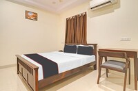 OYO 813095 Hotel Rise and Shine