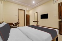 OYO 813095 Hotel Rise and Shine