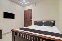 OYO 813095 Hotel Rise and Shine