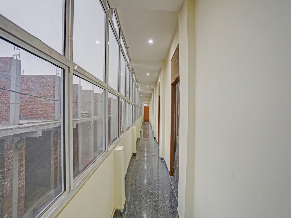 Hotel O The grand hotel, Greater Noida, Noida