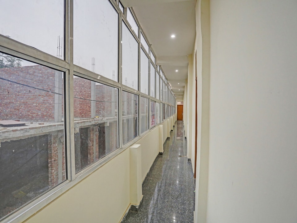 Hotel O The grand hotel, Greater Noida, Noida