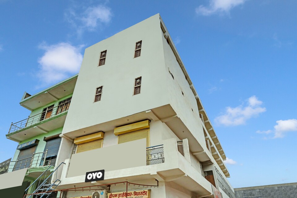 Hotel O The grand hotel, Greater Noida, Noida