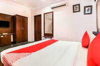 Capital O Hotel Devansh