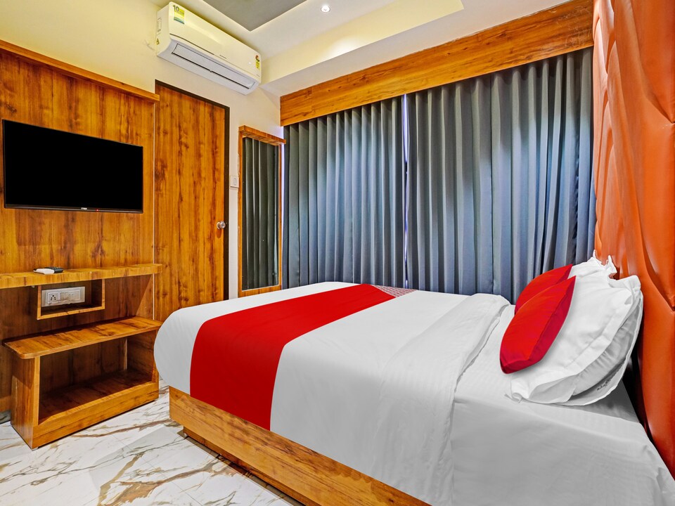 OYO Flagship 813138 Hotel Paragon, SG Highway Ahmedabad, Ahmedabad