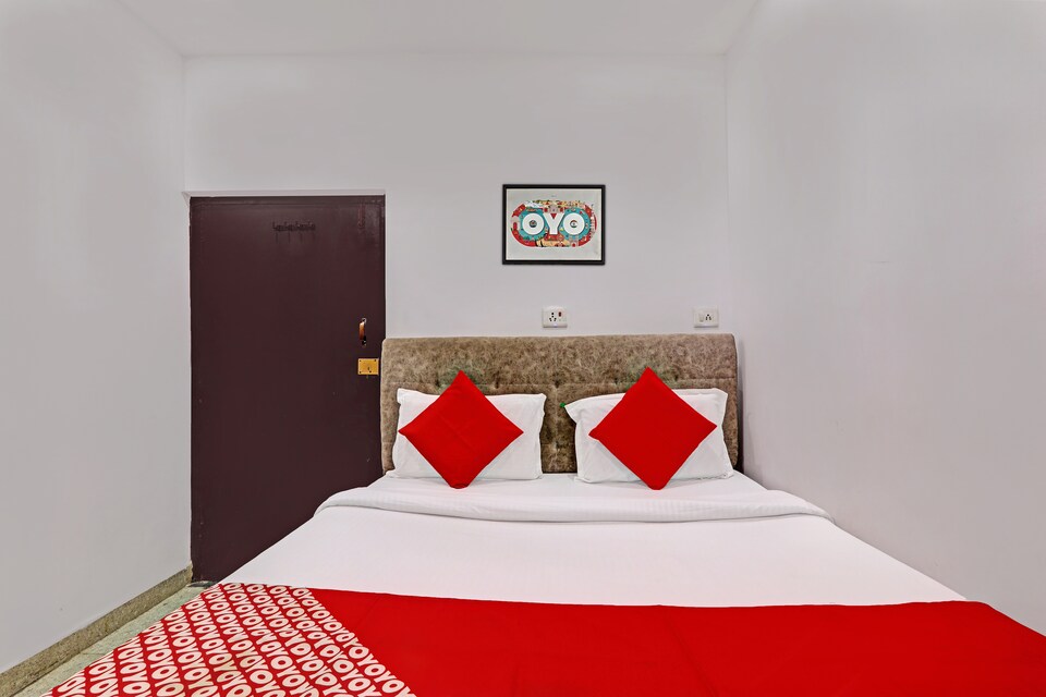 OYO Flagship 813153 Hotel Metros Inn, Charbagh Lucknow, Lucknow