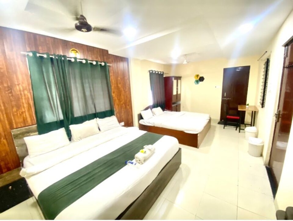 Live on IND1060, Vijay Nagar Indore, Indore