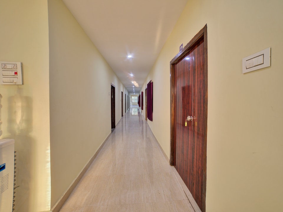 Hotel O Sri Datta Grand Inn, Nakkalagutta Hanamkonda Warangal, Warangal
