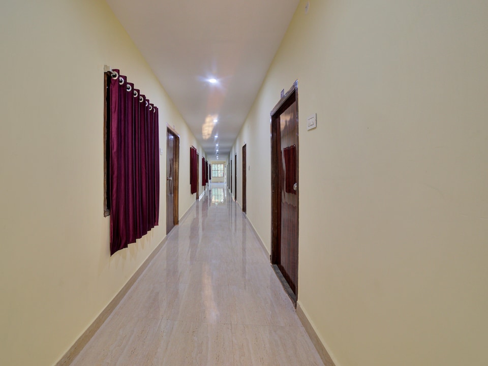 Hotel O Sri Datta Grand Inn, Nakkalagutta Hanamkonda Warangal, Warangal