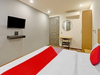 OYO Townhouse 813209 Hotel Elegance Inn