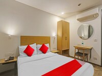 OYO Townhouse 813209 Hotel Elegance Inn