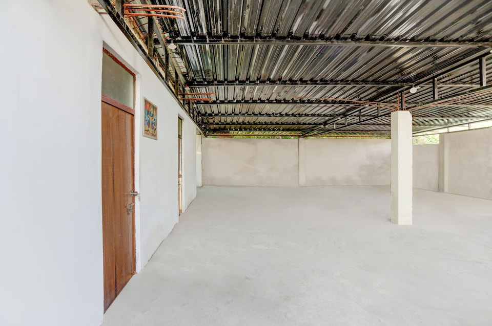 Hotel O BABA Hotel & Restaurant, Rambagh Allahabad, Prayagraj