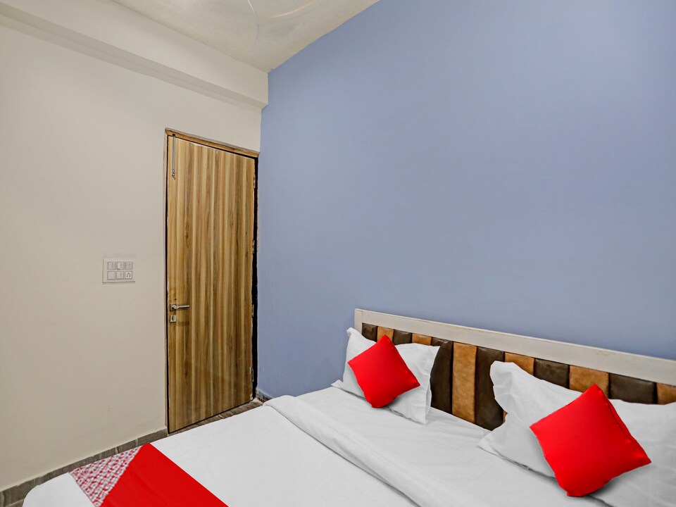 Live on NOD1662, Noida Industrial Area Mamura, Noida