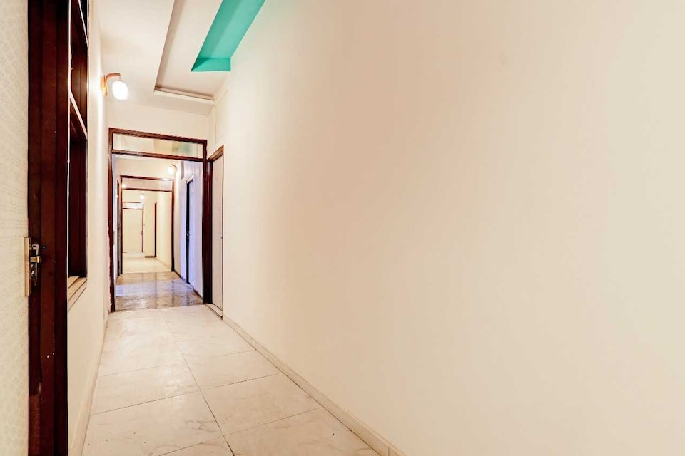Hotel O Adarsh Nagar Metro Station Delhi Formerly Family Inn, Pitampura - Rohini Delhi, Delhi