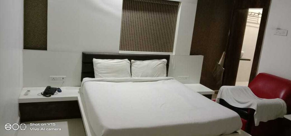 POP 81326A Hotel Tiwari & Sons, Station Road, Raipur