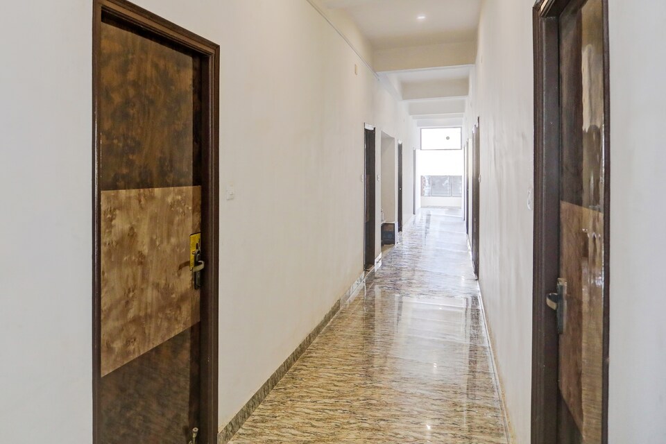 OYO Flagship K.S Palace, Lanka, Varanasi