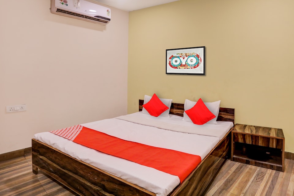 OYO Flagship Hotel Panjabi, Govind Nagar Kanpur, Kanpur