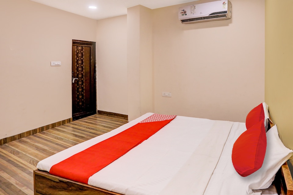 OYO Flagship Hotel Panjabi, Govind Nagar Kanpur, Kanpur