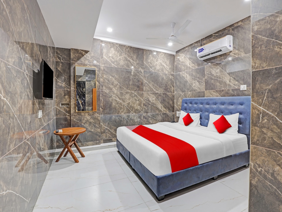 OYO Flagship Hotel Deliza, Kamrej Surat, Surat