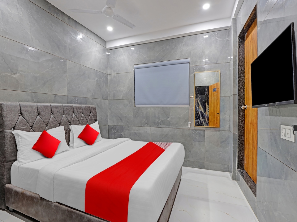 OYO Flagship Hotel Deliza, Kamrej Surat, Surat