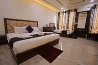 Hotel The Crown, Agra