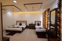 Hotel The Crown, Agra