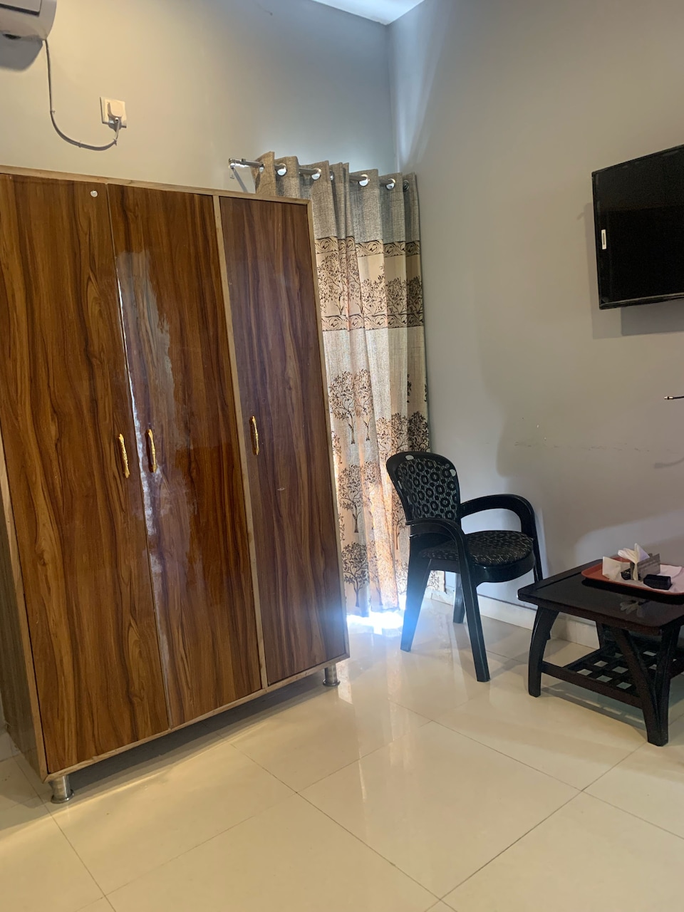 Live on DHN942, Rajpur Road Dehradun, Dehradun