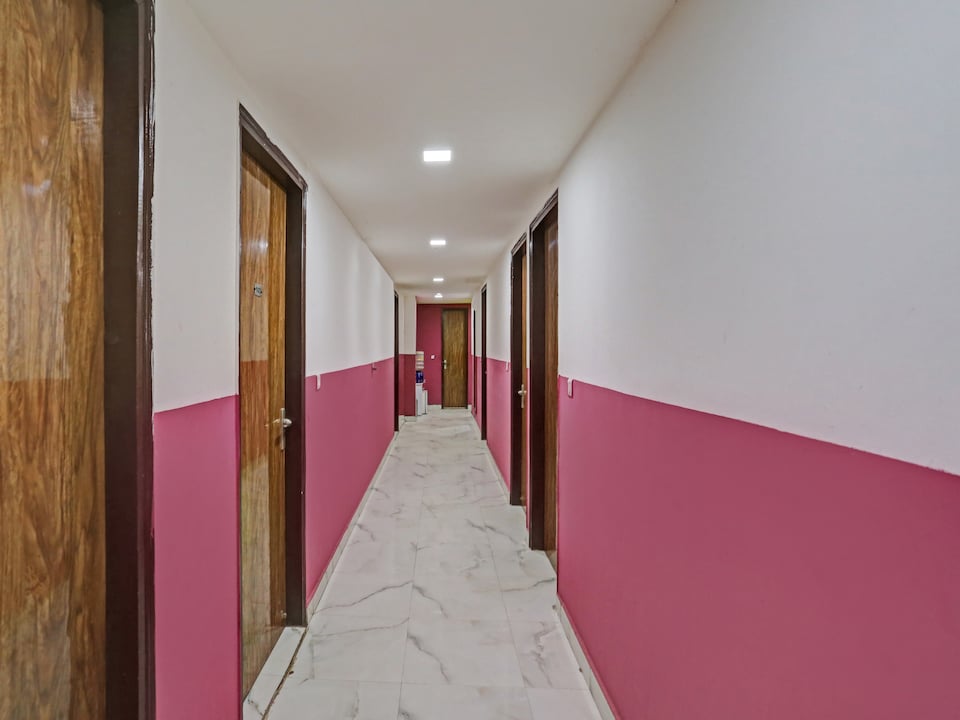 Live on DEL2297 , Kalkaji Delhi, Delhi