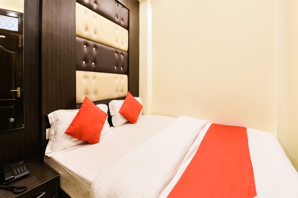 POP 81338A Hotel Vi, Paharganj Delhi, Delhi