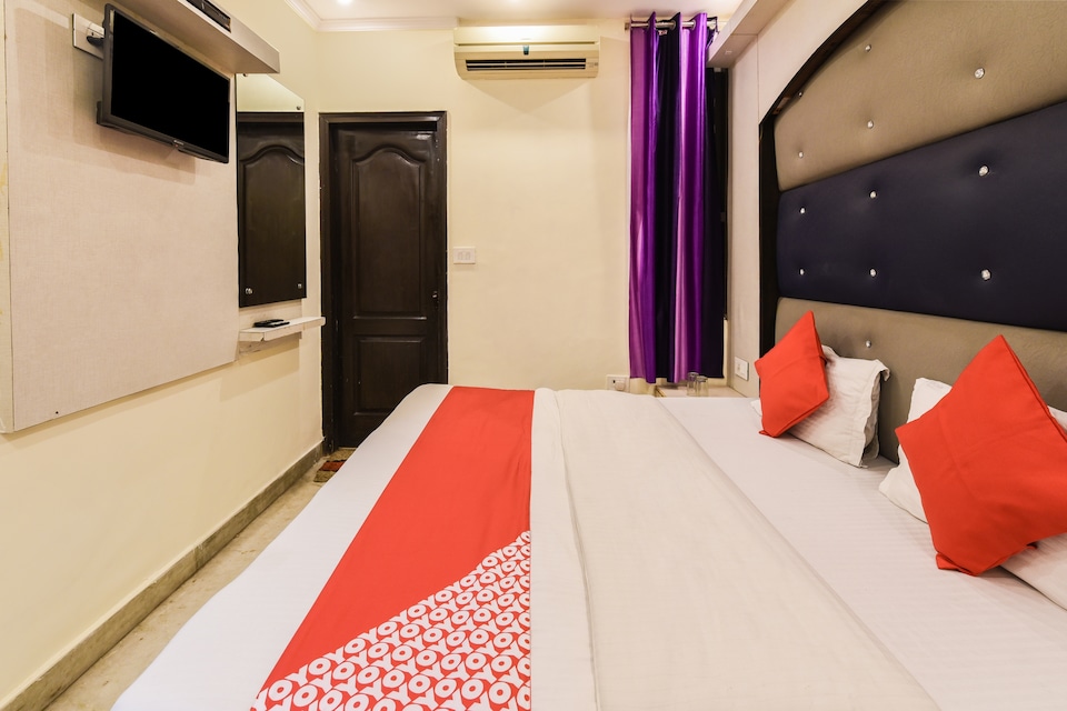 POP 81338A Hotel Vi, Paharganj Delhi, Delhi