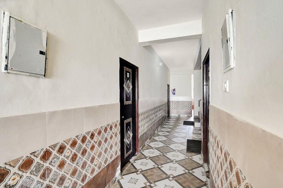 OYO 813398 Da Urban Hotels & Restaurant, Greater Noida, Noida