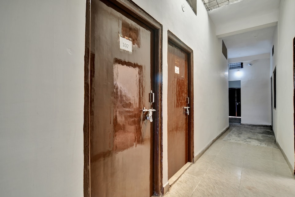 OYO 813401 Hotel Bamleshwari, Bhawarkua Indore, Indore