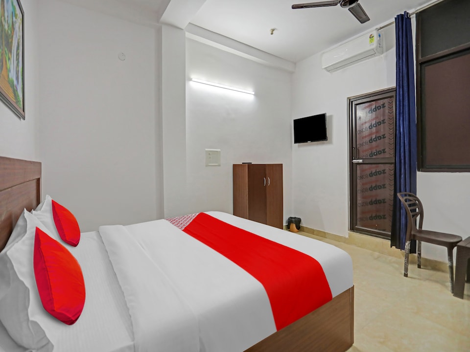 OYO Flagship Bhoomi Residency Premium, Noida City, Noida